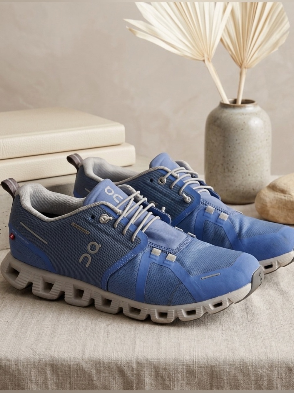On Cloud 5 Waterproof Women’s Size 8 Blue Sneakers
